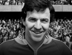 Mengenang John Robertson, Ikon Nottingham Forest yang Berpulang di Usia 72 Tahun